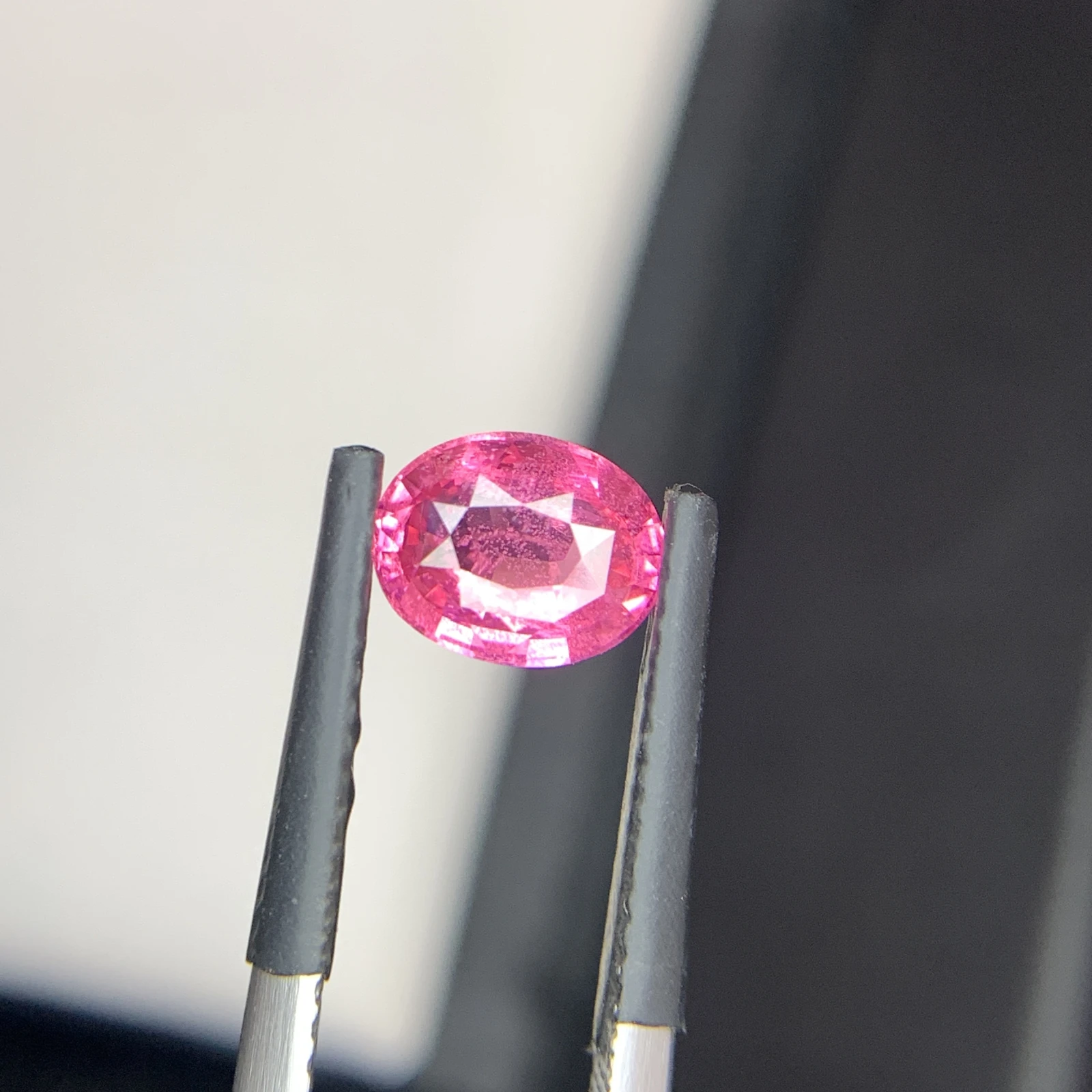 Natural Mahenge Spinel Vivid Pink 1.25 Carat Faceted Oval Shape Loose Gemstone — view 2